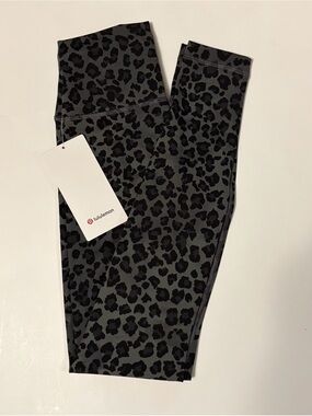 NWT Wunder Train No Line High-Rise Tight 28"